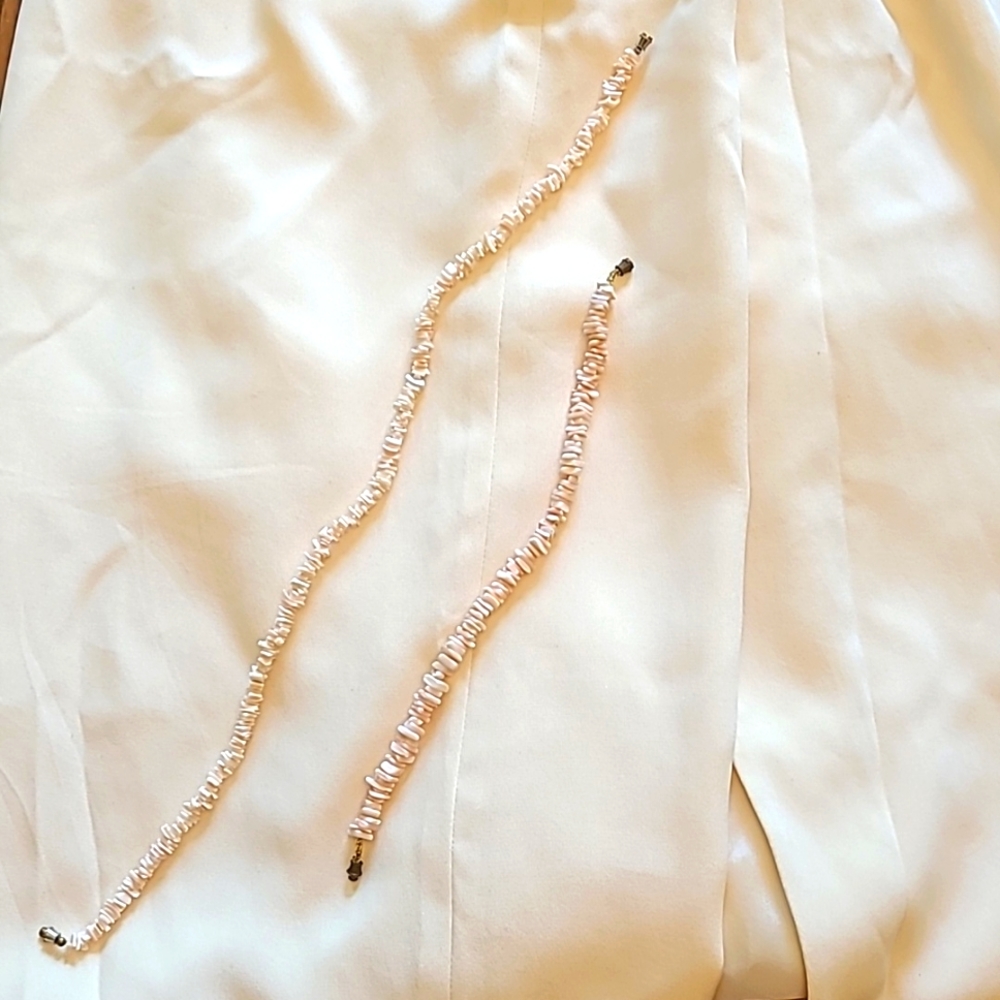 Puka necklace and anklet - Picture 1 of 3